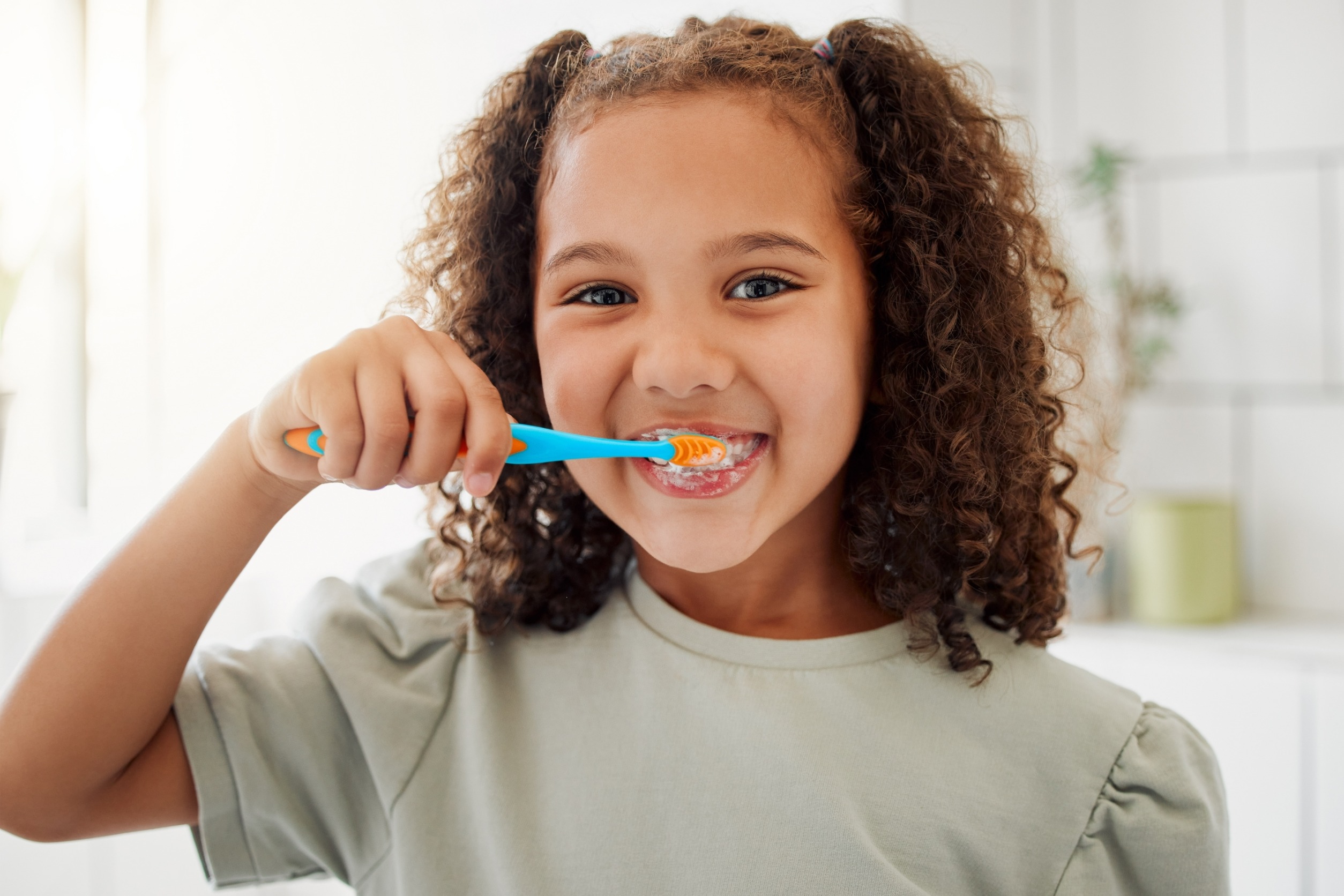 6 Steps For Brushing Teeth With Your Child